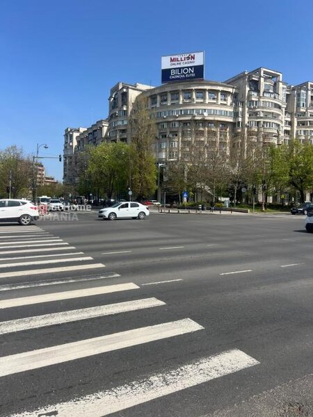 Unirii, apartament 2 camere 77 mp, 2 grupuri sanitare, bloc stradal,