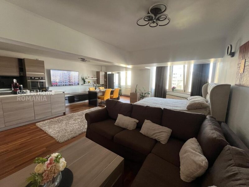 Unirii, apartament 2 camere 77 mp, 2 grupuri sanitare, bloc stradal,